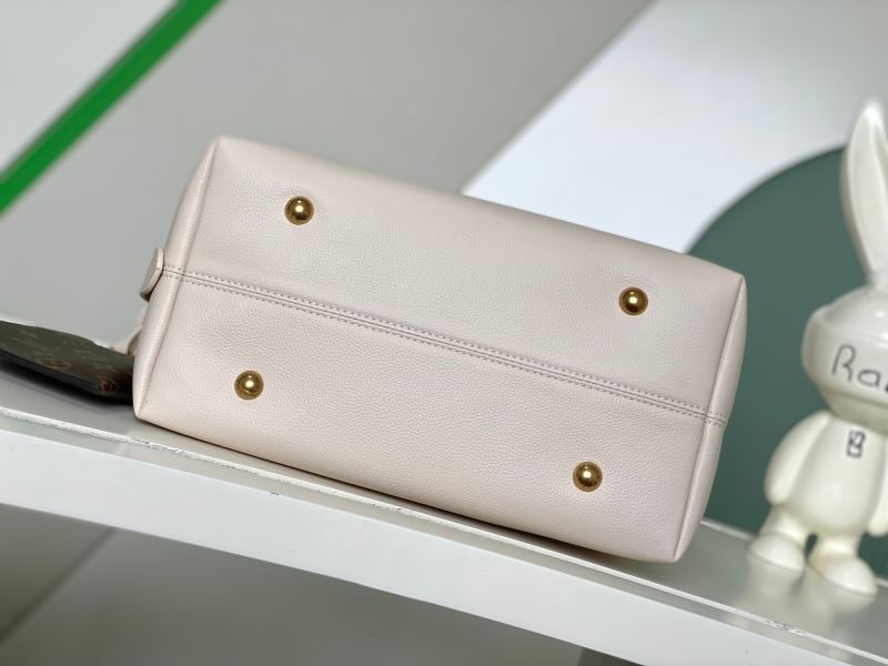 Louis Vuitton Hobo Bags